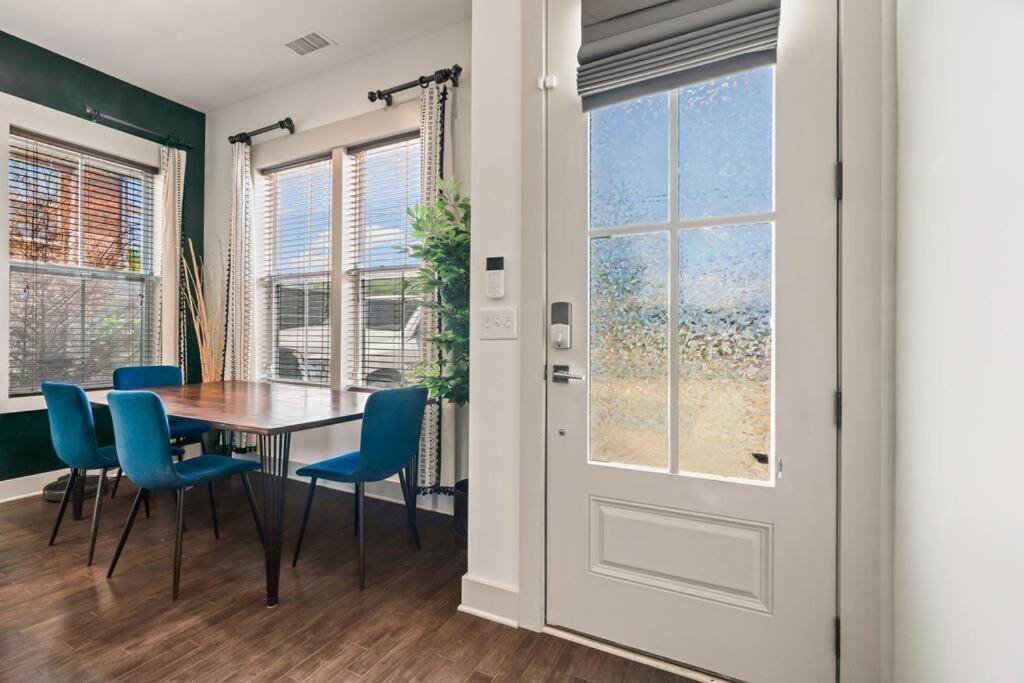 King Bed, Balcony, Covered Patio & Firepit! 8 Minutes From Broadway Нэшвилл Экстерьер фото